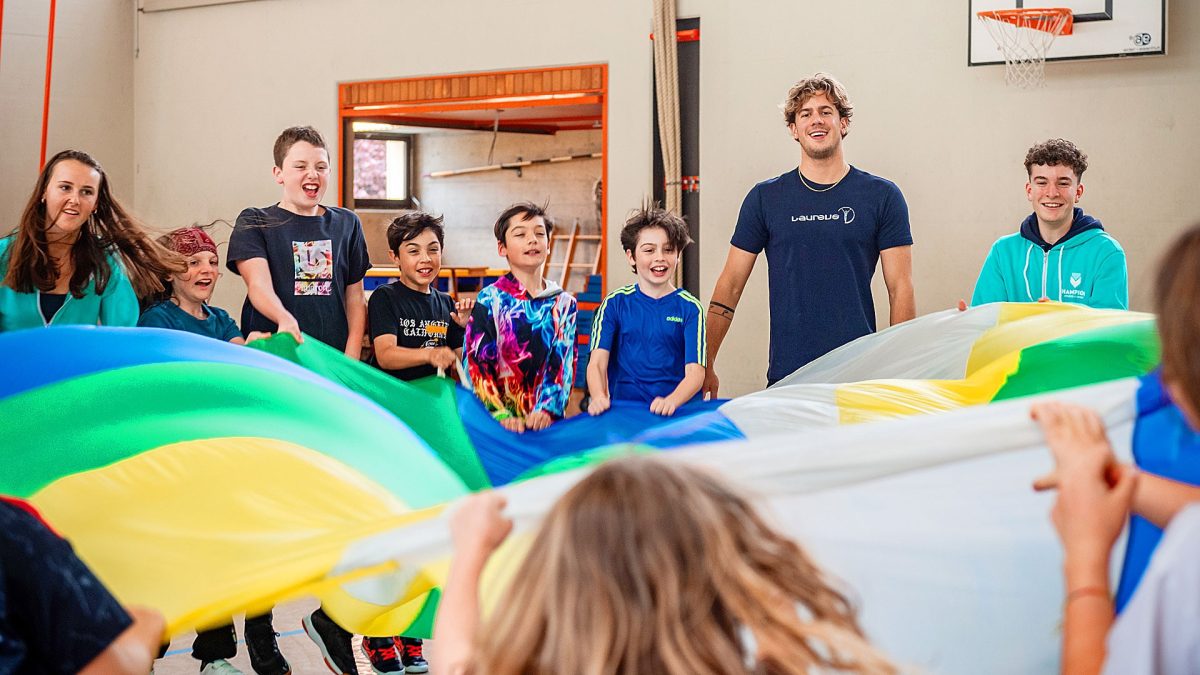 We are Champions, Noè Ponti zurück in der Schule: Ein Champion inspiriert die nächste Generation